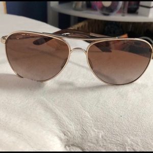 Oakley Aviator Sun  Glasses (daisy chain)